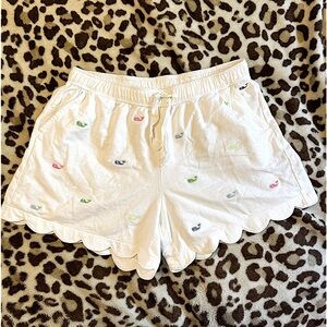 EXCELLENT/LIKE NEW/PRE-OWNED condition VINEYARD VINES girl’s whale shorts